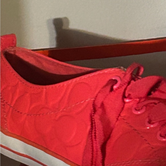 Coach pink sneakers only worn once. In GREAT condition - Picture 4 of 4